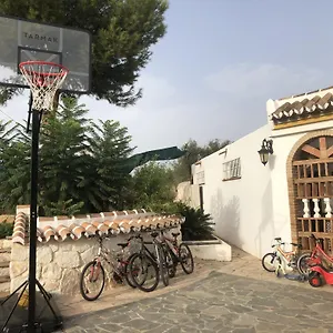 Cubo's Fina & Minigolf Included Malaga
